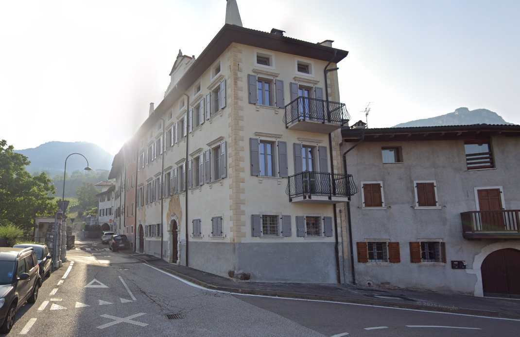 Affascinante Bilocale Ristrutturato in Palazzina Storica - Oltrecastello