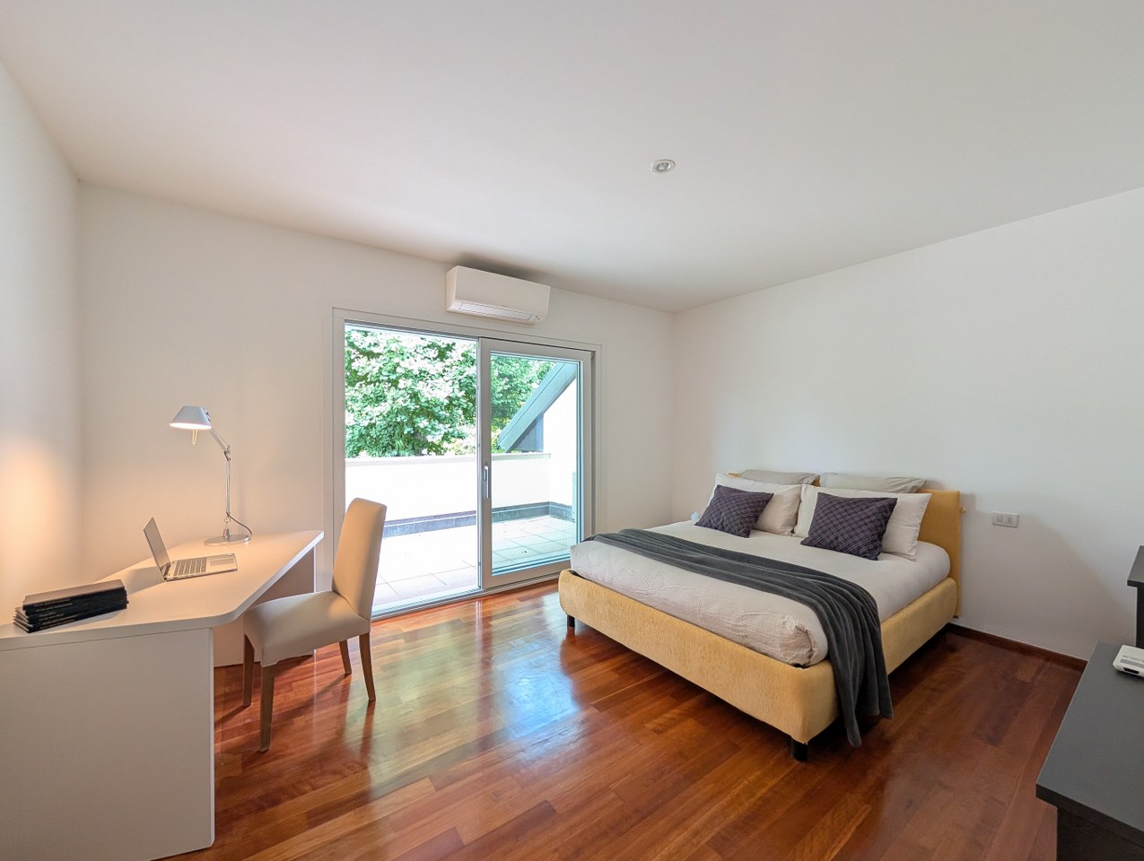 Spaziosa camera con bagno privato disponibile da subito per studenti UNITN