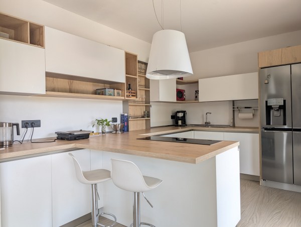Prestigioso appartamento con ampio giardino in contesto esclusivo immerso nel verde di Martignano